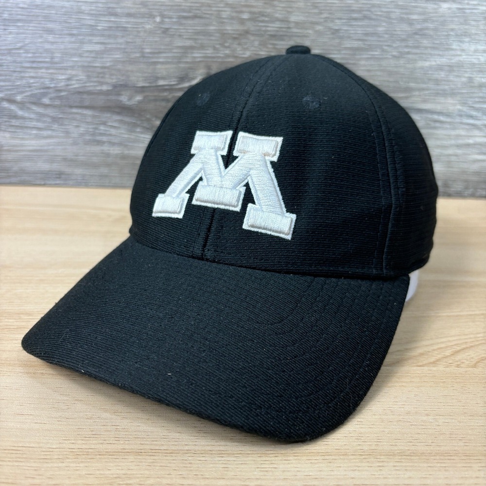 Minnesota Golden‎ Gophers Hat Cap Strap Back Black M Logo College Adjustable